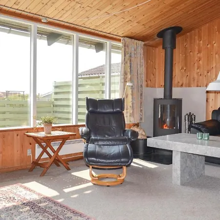 Awesome In Hvide Sande With Kitchen * Bjerregård
