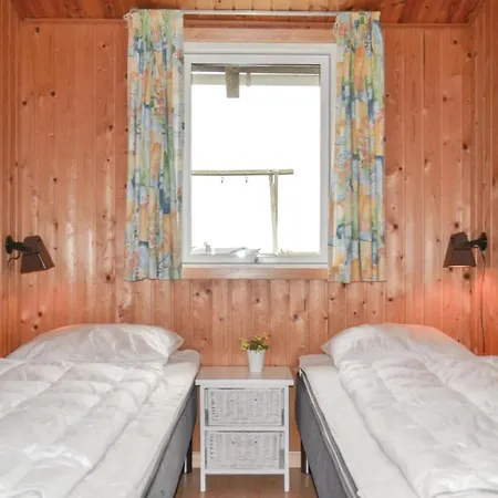 2 Bedroom Cozy In Hvide Sande Feriehus