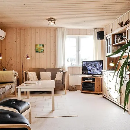 2 Bedroom Cozy In Hvide Sande
