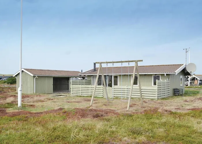 2 Bedroom Cozy In Hvide Sande Holiday home *