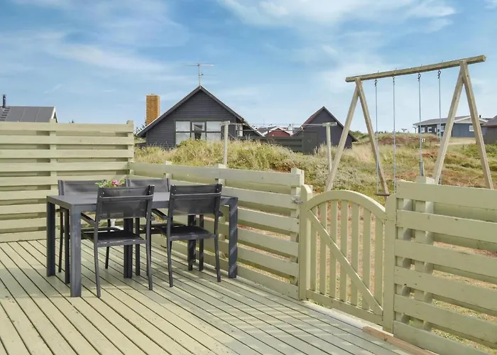 2 Bedroom Cozy In Hvide Sande Holiday home