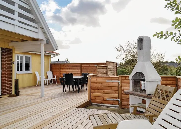 2 Bedroom Cozy In Hvide Sande Bjerregård