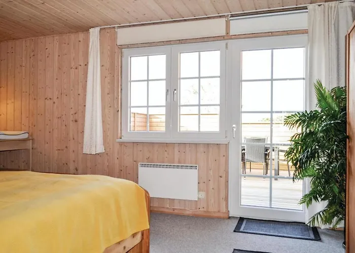 2 Bedroom Cozy In Hvide Sande Bjerregård